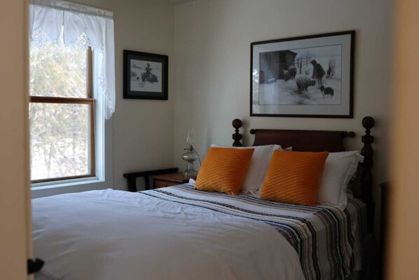 1 bedroom, free WiFi, bed sheets