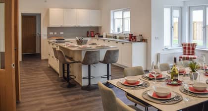 5 bedroom accommodation in Leuchars, Near St Andrews