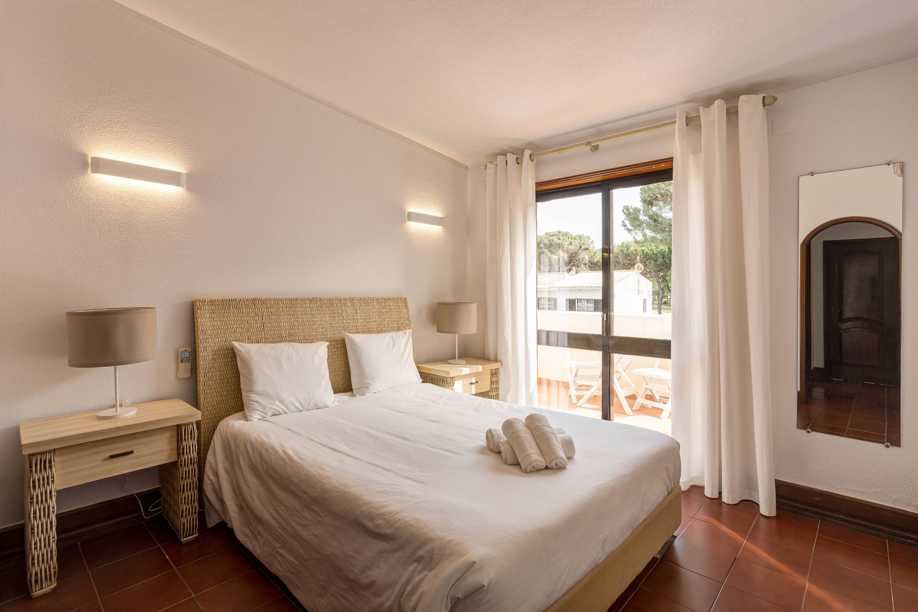 8 makuuhuonetta, silitysrauta/-lauta, internet, vuodevaatteet