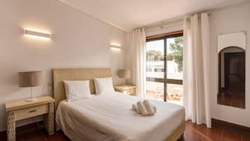 8 makuuhuonetta, silitysrauta/-lauta, internet, vuodevaatteet