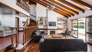 Televisio, pöytäjalkapallopöytä