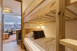2 bedrooms, iron/ironing board, travel crib, free WiFi