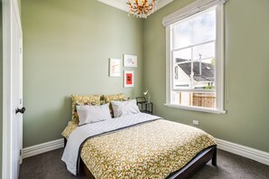 4 Schlafzimmer, Bügeleisen/Bügelbrett, kostenloses WLAN, Bettwäsche