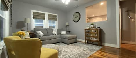 Cozy living room
With pull out queen sofa