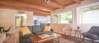 Stylish & Remodeled - Walk to Fresno State Stadium