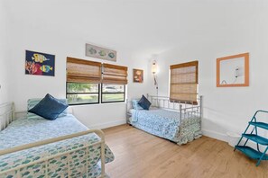 3 dormitorios, tabla de planchar con plancha, wifi gratis y ropa de cama