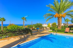 Pool - Villa Arbanassi Latchi, beach, pool, A/C, WiFi, garden, views (Latchi Beach)