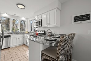 Fridge, microwave, stovetop, dishwasher - Pier Relaxation! @ the Chesapeake Bay! (Shady Side)