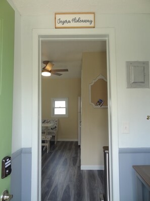 Interior - Beautifully remodeled cozy cottage retreat (Fairport Harbor)