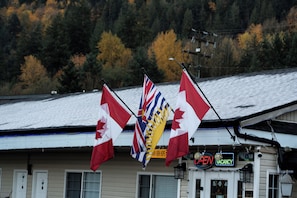 Front of property - Mountain View Hope Motel (Hope)