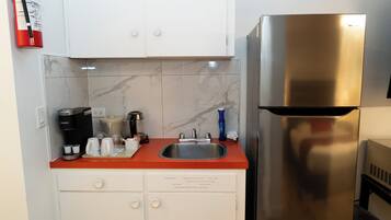 特級客房 | 私人廚房 | 大型雪櫃/冰箱、微波爐、咖啡機/沖茶器、電熱水壺