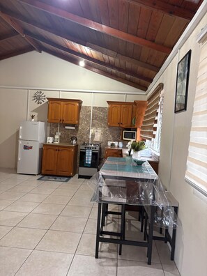 Private kitchen -     Bright & Breezy Budget Stay Near Airport & South Coast(Sleeps 3) (Oistins)