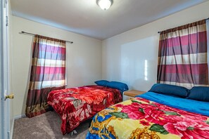 3 bedrooms, iron/ironing board, WiFi, bed sheets