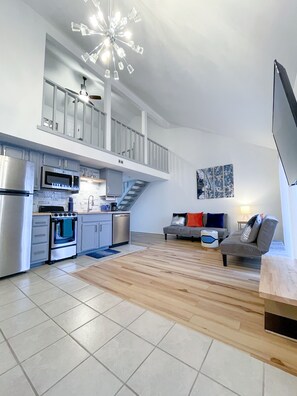 Smart-TV, fotballspill og bordtennis