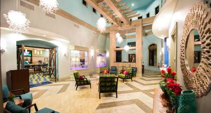 8 bdrms! Theatre! Game Room-4 Xboxes! Harry Potter, Toy Story, & Up Bedrooms!