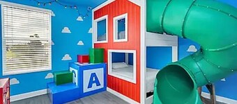 8 bdrms! Theatre! Game Room-4 Xboxes! Harry Potter, Toy Story, & Up Bedrooms!