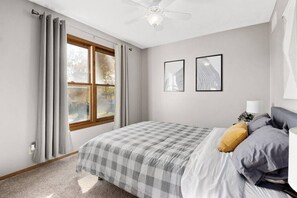 2 habitaciones, tabla de planchar con plancha, wifi y ropa de cama 