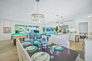 Games room - Ixora6 Heatable Saltwater pool/beach/airport/USSSA (Melbourne)