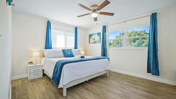 3 bedrooms, desk, iron/ironing board, travel cot