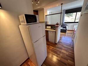 Fridge, microwave, oven, dishwasher - Apartament Narcis 5p - Ransol - Grandvalira area (Ransol)