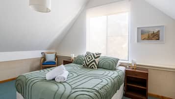 3 bedrooms, iron/ironing board, Internet