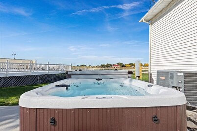 Large Property with Hot Tubs and Swimming Pool