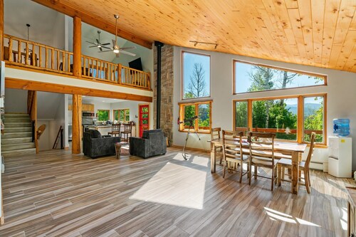 Secluded Mtn home near Purgatory, Hot Tub, 360 degree Views!  Dogs Welcome!