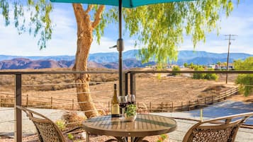 Camera Deluxe, 1 letto king, vista piscina | Vista dalla camera