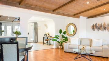 Deluxe Room, 1 King Bed, Pool View | Egyptian cotton sheets, premium bedding, pillowtop beds