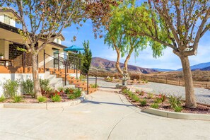 Front of property - Villa Inn-Adult Only- Temecula Wine Country (Temecula)