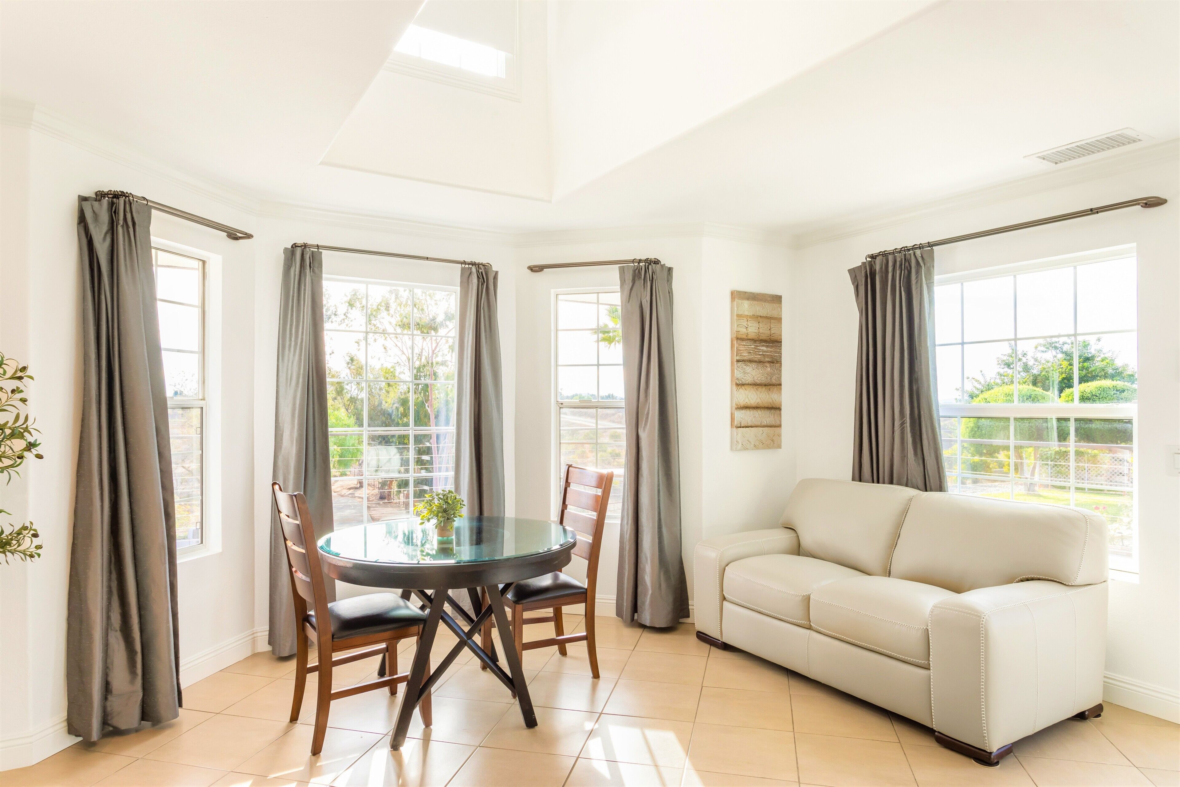 Deluxe Room, 1 King Bed, Garden View | Egyptian cotton sheets, premium bedding, pillowtop beds