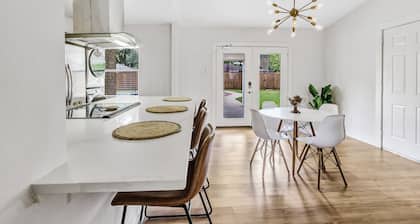 Contemporary Plano Home 4 BR/6 Bed/2 BA. STR-1207-006