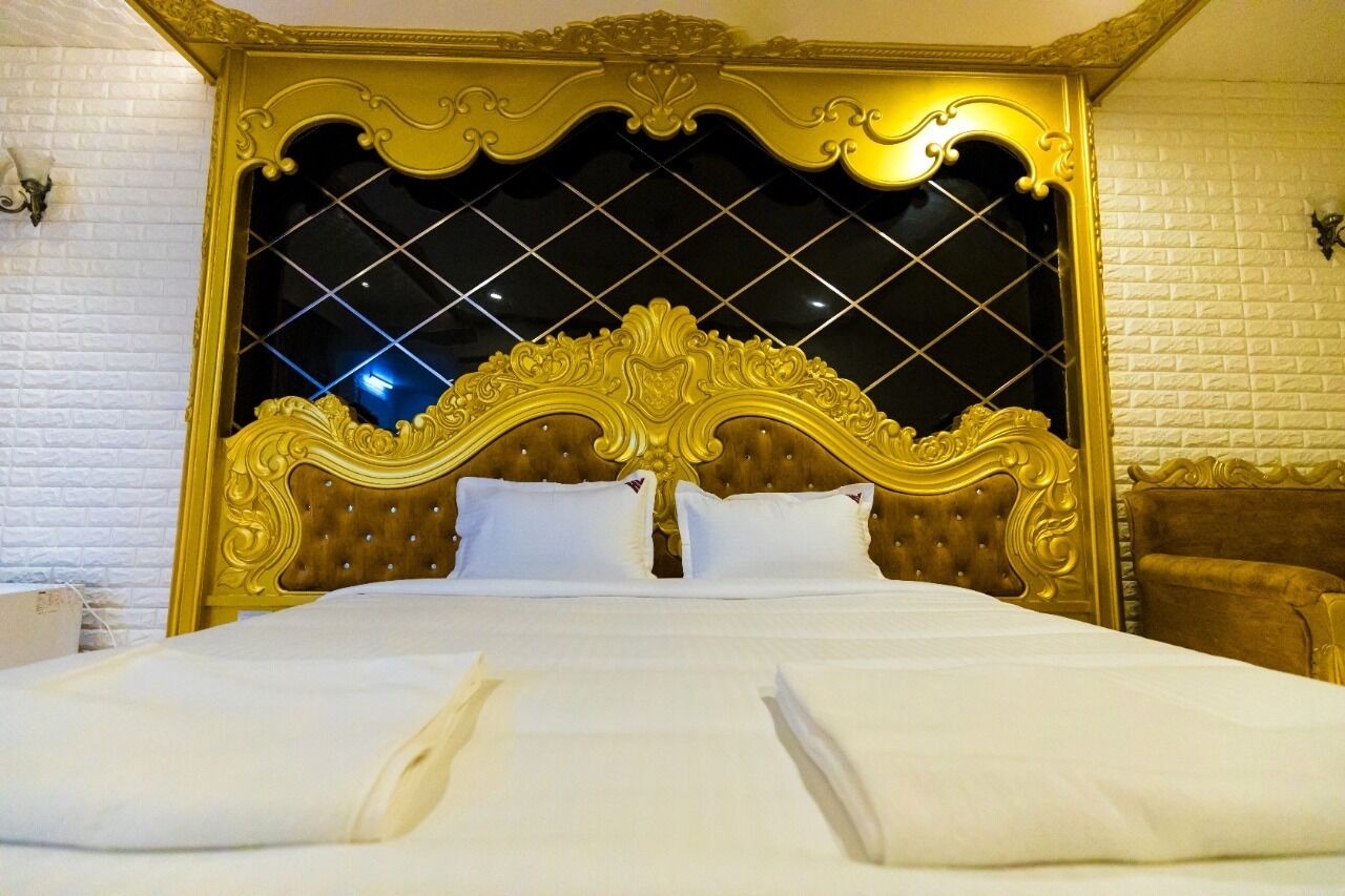 in-room safe, individually decorated, individually furnished, desk