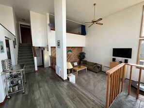 TV, table tennis - Nestucca Lookout #101 - Fun, family sized home with views! Great parking near river and beach! (Pacific City)