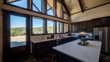 Frigorífic, microones, forn i placa de cuina