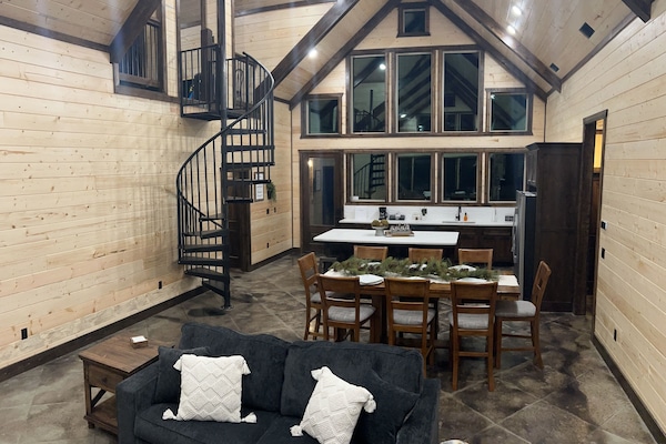 BRAND NEW- DEC 2022 BE ONE OF THE FIRST TO RENT FOR THE HOLIDAYS