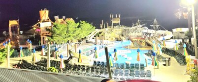 Private condo 5 minute walk Beach, Boardwalk, Convention Center, Fox Park & Food