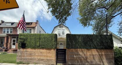 Charming 2-Bed 1,5 Bath House, free street Parkin