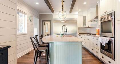 Spectacular pool! 10 beds! Near Brass Pro