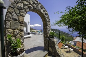 Terrace/patio - VILLA SOLANGE, PRIVATE POOL NEAR SORRENTO (Nerano)
