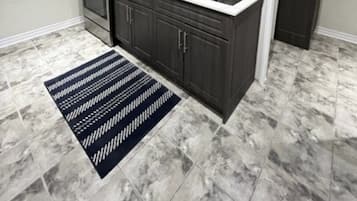 Frigorífic, microones, forn i placa de cuina