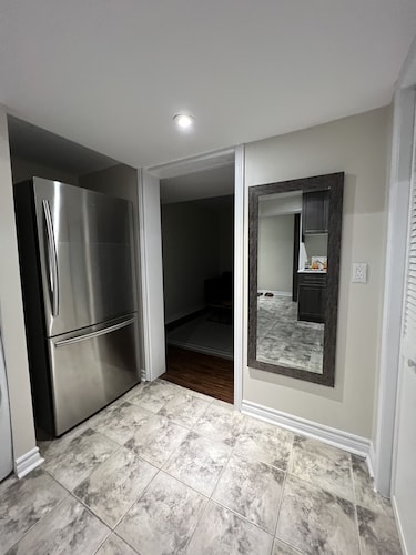 2 BR Exclusive Suite, TV, Free Parking/Wifi