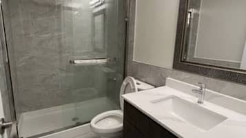 Bruser, bidet, håndklæder, Sæbe