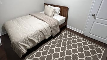 2 bedrooms, desk, free WiFi, bed sheets