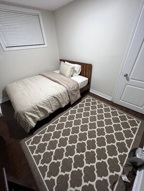 2 dormitoris, escriptori, wifi gratuïta i roba de llit