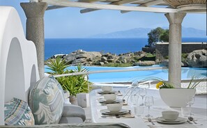 Outdoor dining - PARAGA SEA VIEW VILLA 1 WALKING DISTANCE to BEACH
 by Calypso Sunset Villas (MYKONOS)