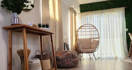 Gated Mountain Villa with Private Garage and King Bed