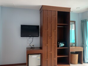 Wardrobe - Cocoon Deva Hotel (Patong)