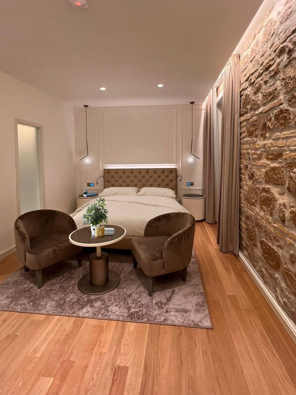 Huone | Työpöytä, ilmainen Wi-Fi