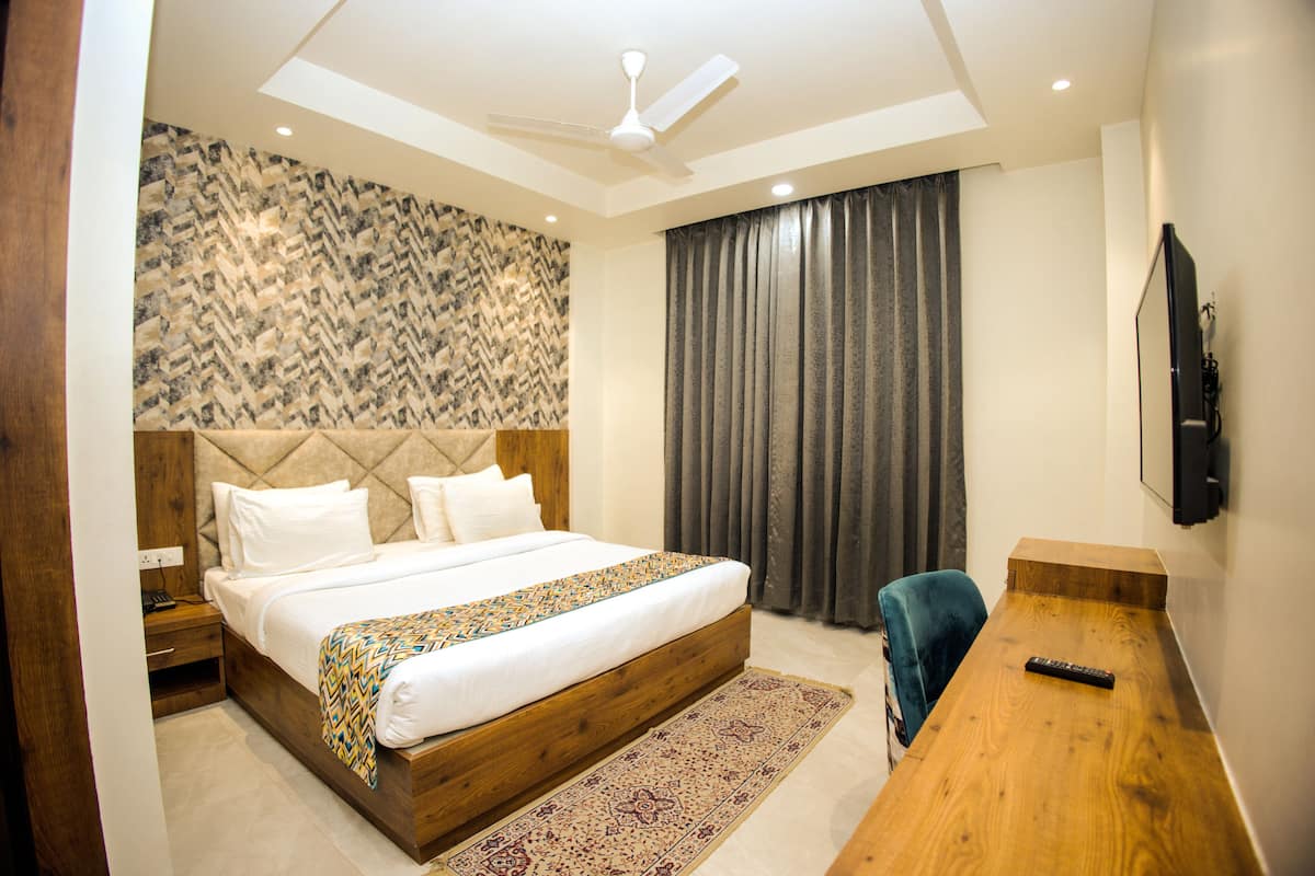 Deluxe Double or Twin Room